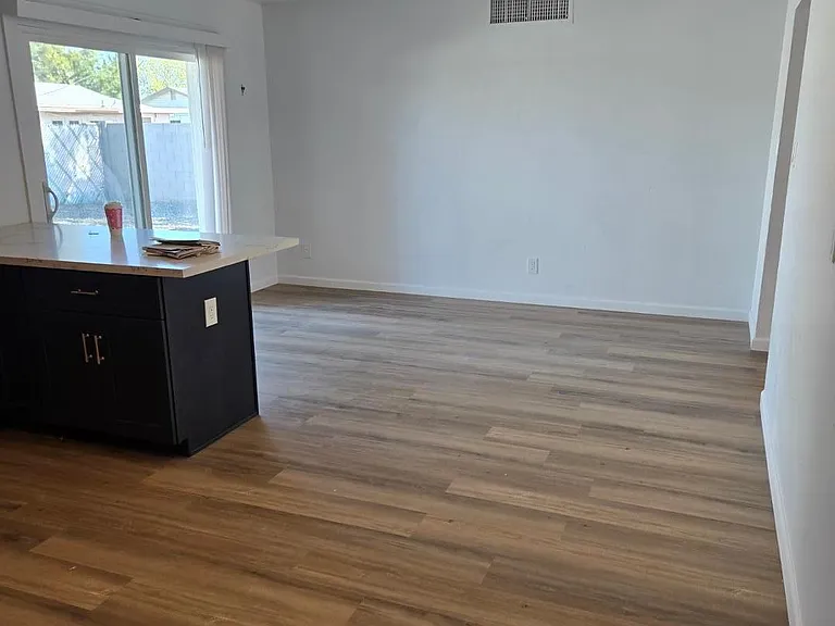620 E Broadway Ln — Photo 5