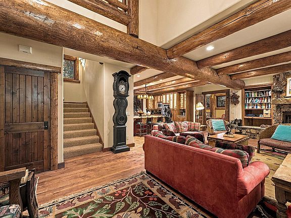 4th image of 320 Shady Ln