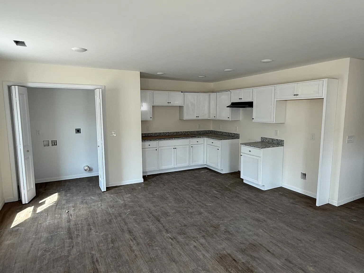 532 Jessamine St — Photo 3