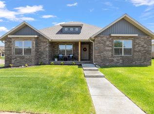 1353 N Sandy Creek Cir, Nixa, MO 65714