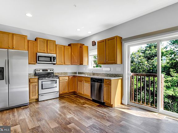 3rd image of 44 Katelyn Dr