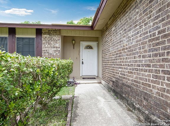 3rd image of 7531 Lincoln Village Dr
