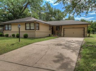 5633 S Columbia Pl, Tulsa, OK 74105