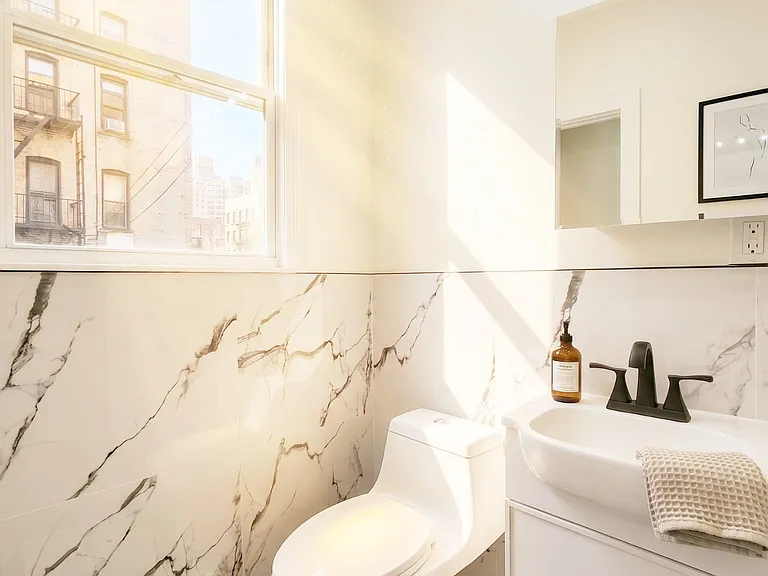492 Van Buren St #5 — Photo 15