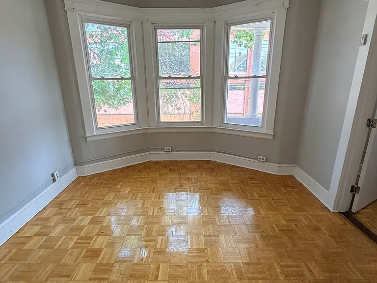 30 Fox St #2 — Photo 8