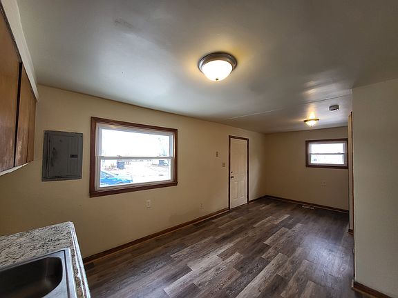 4th image of 32153 Genessee St