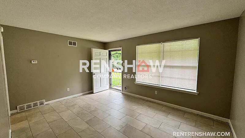 3 bed, 1.0 bath, 1071 sqft, $1,195 — Photo 3