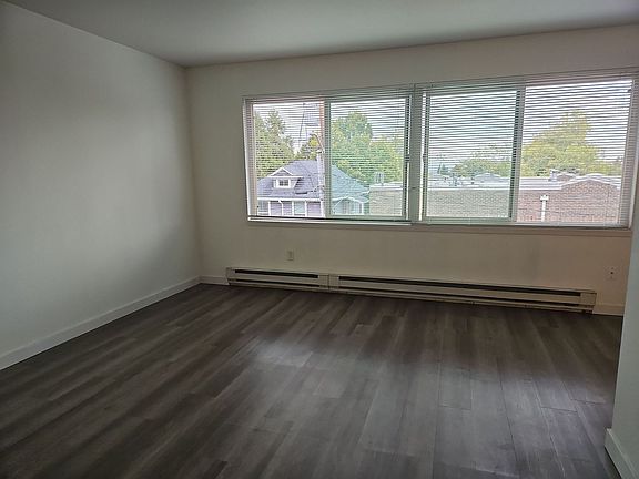 2nd image of 1808 E Thomas St #17494190