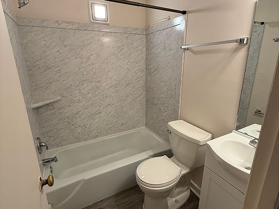 3rd image of 315 Richfield Ave APT 1