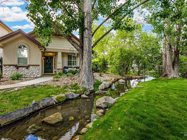 6157 N River Pointe Dr, Garden City, ID 83714