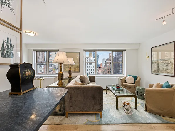 137 East 36th Street image 3 of 21