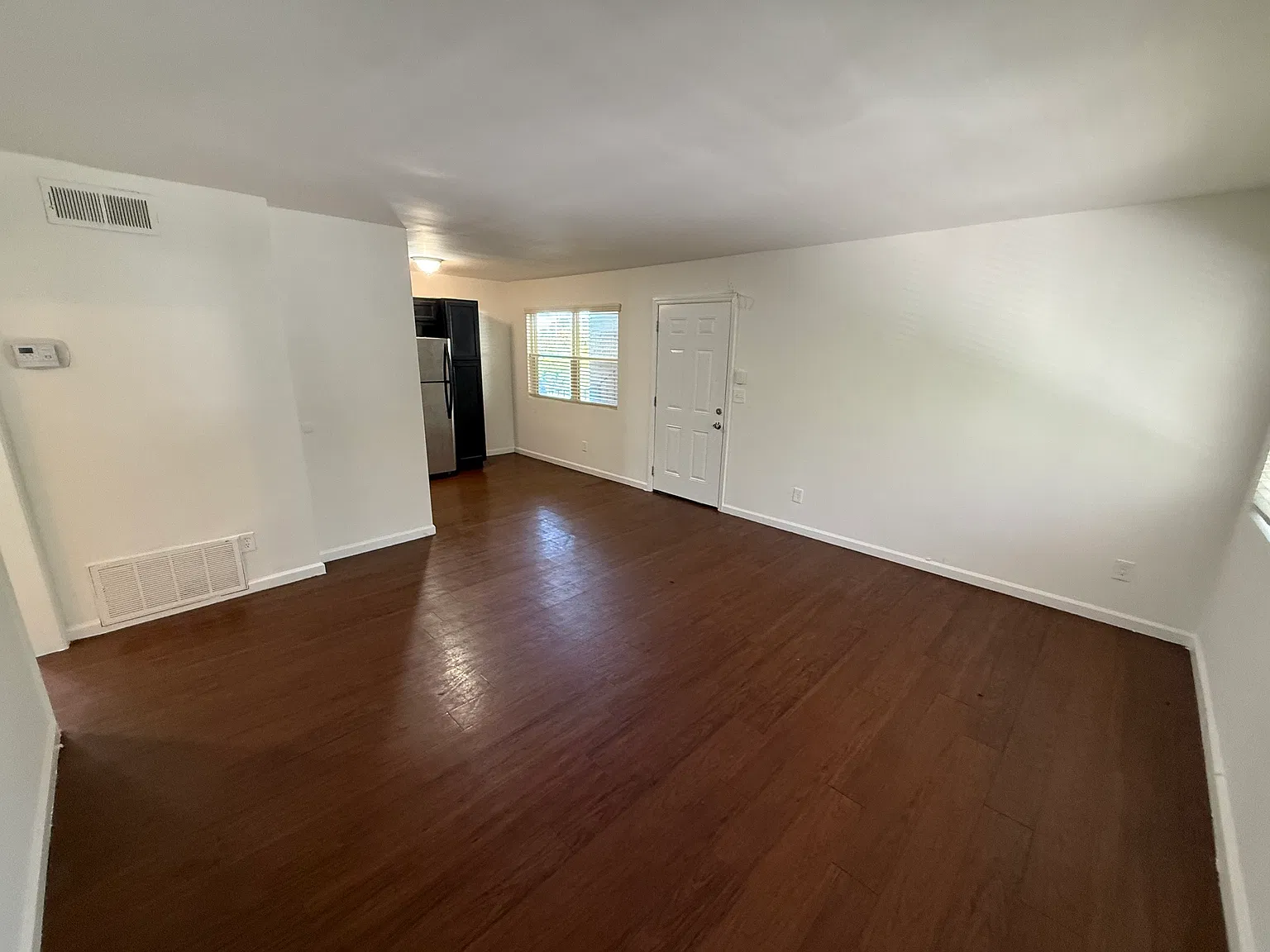 2 bed, 976 sqft, $1,000 — Photo 3
