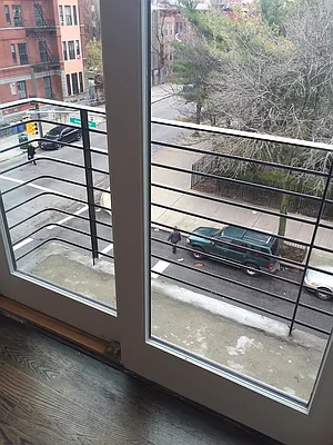 Rented by P Management | media 49