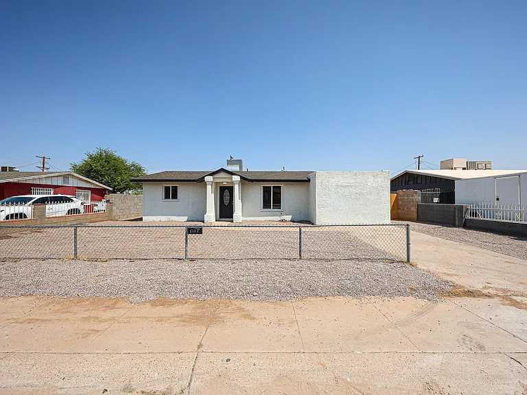 1722 E Atlanta Ave — Photo 1