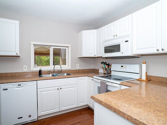 2nd image of 1008 Wallen St