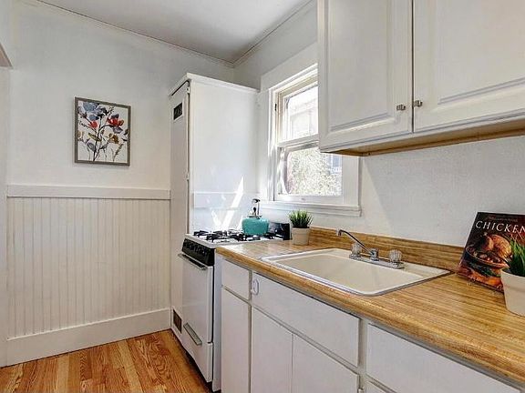 5th image of 709 19th St #1