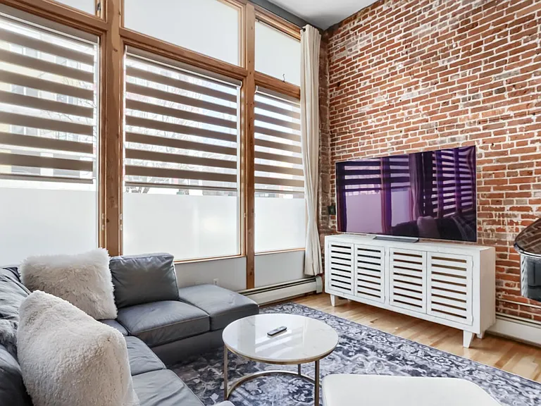 2560 Blake St #101 — Photo 9