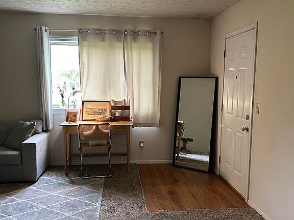 2nd image of 1425 Esic Dr APT 2