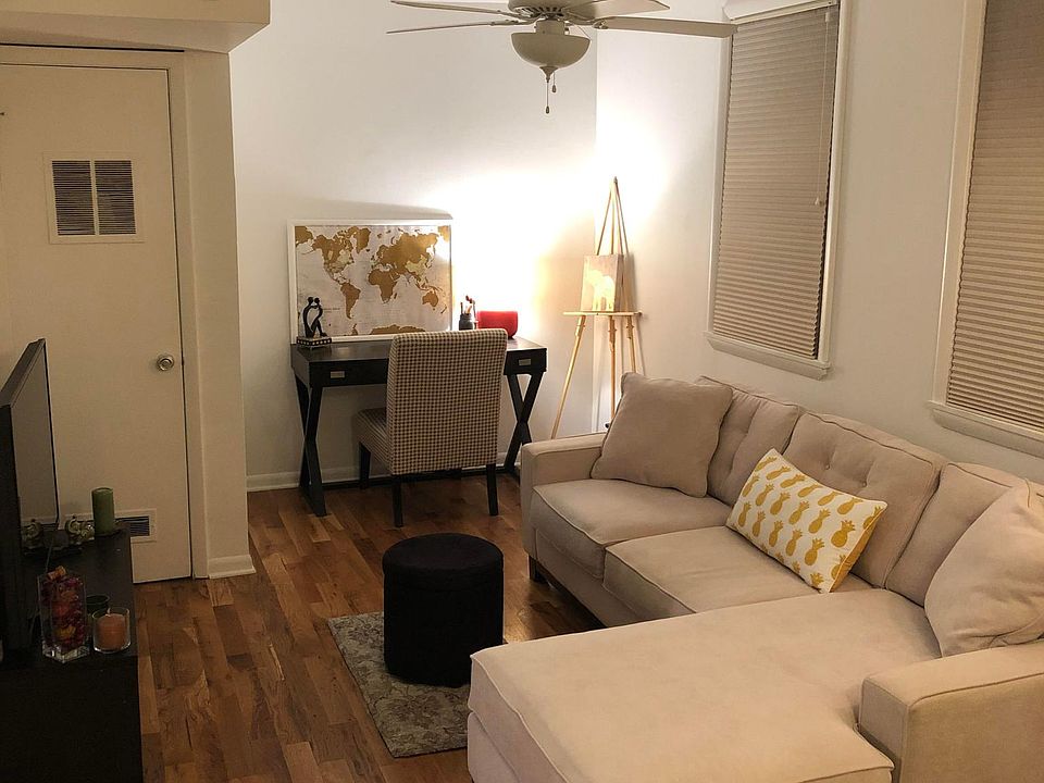 1st image of 1717 N Hudson Ave APT 1R