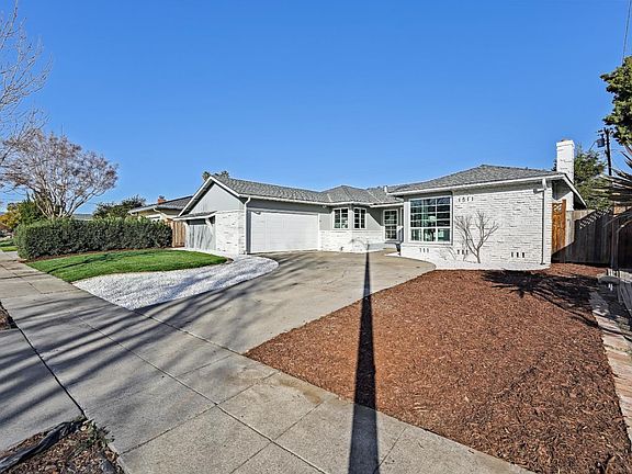 3rd image of 1511 Shaw Dr