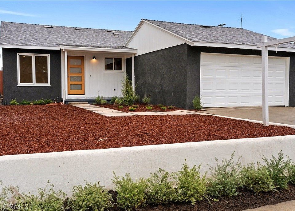 1st image of 14900 Doty Ave