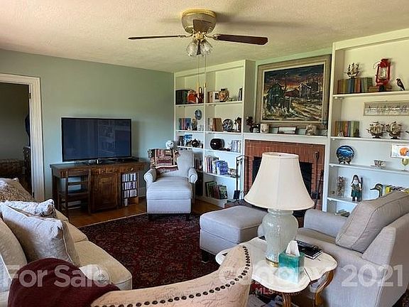 3rd image of 301 Walnut Ave
