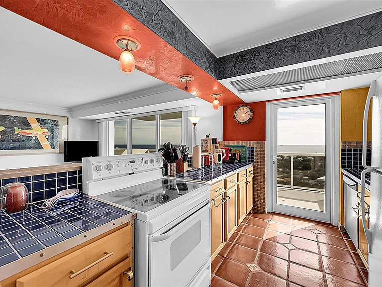 2841 N Ocean Blvd #1801 — Photo 9