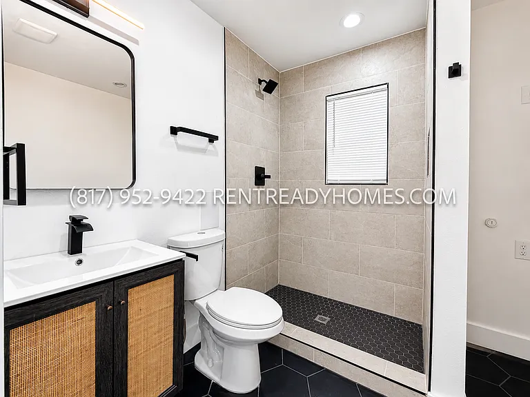 1510 W Jefferson Blvd #104 — Photo 8
