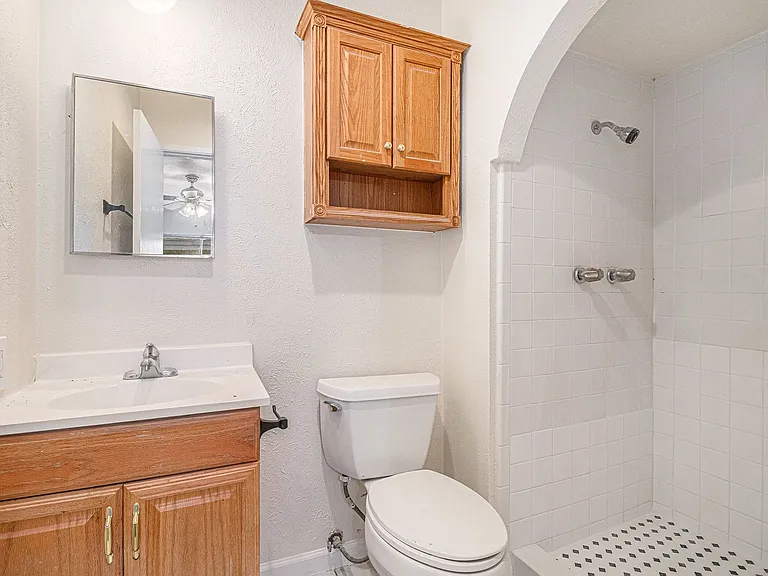 1814 Addington Dr — Photo 21