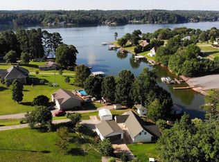 70 Shoreline Dr, Taylorsville, NC 28681