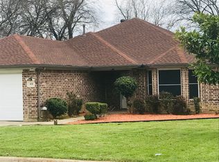 801 Stratford Dr, Grand Prairie, TX 75051