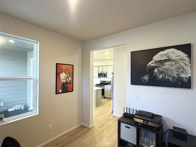 255 E Sandmyrtle Ave — Photo 8