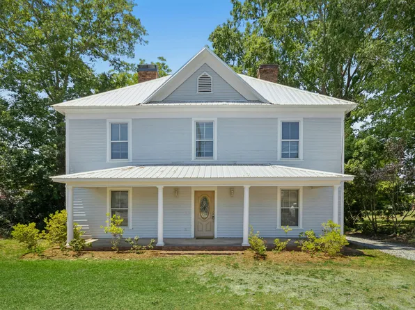 145 S Main St, Broadway, NC 27505