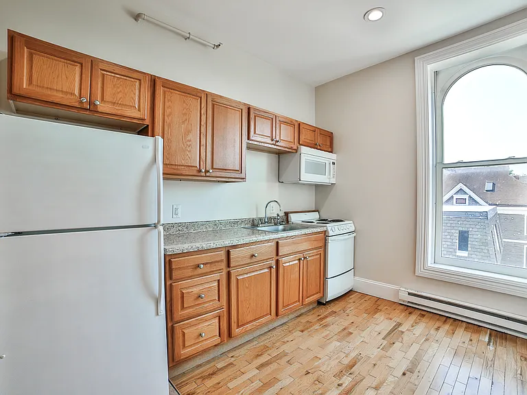176 North St #6 — Photo 10