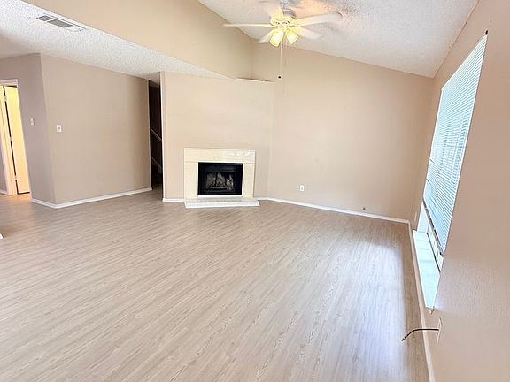 3rd image of 512 Rita Ln APT D