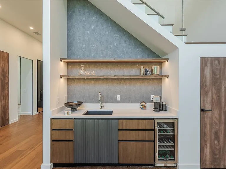 614 Robin Dale Dr — Photo 15