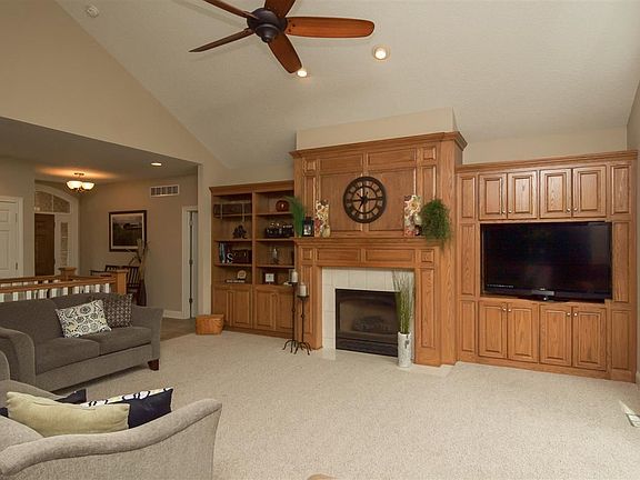 KITCHEN AND INFORMAL DINING ROOM