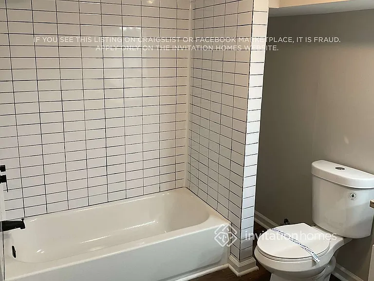 4856 Torbay Dr — Photo 15