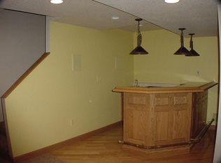 202 8th Ave, Hampton, IL 61256