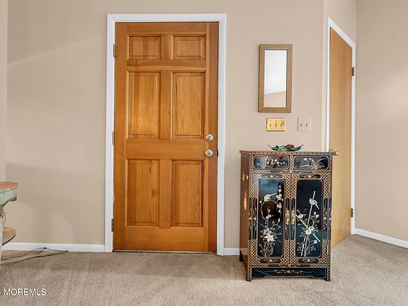 5th image of 4 Black Pine Ln