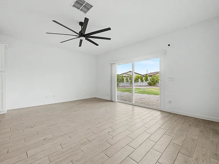 2058 S 241st Ave — Photo 7