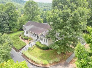 152 Mountain Knoll Ln, Warne, NC 28909