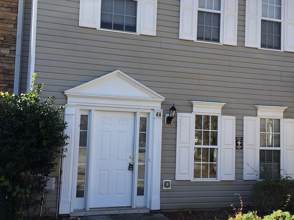 1st image of 44 Hampton Dr
