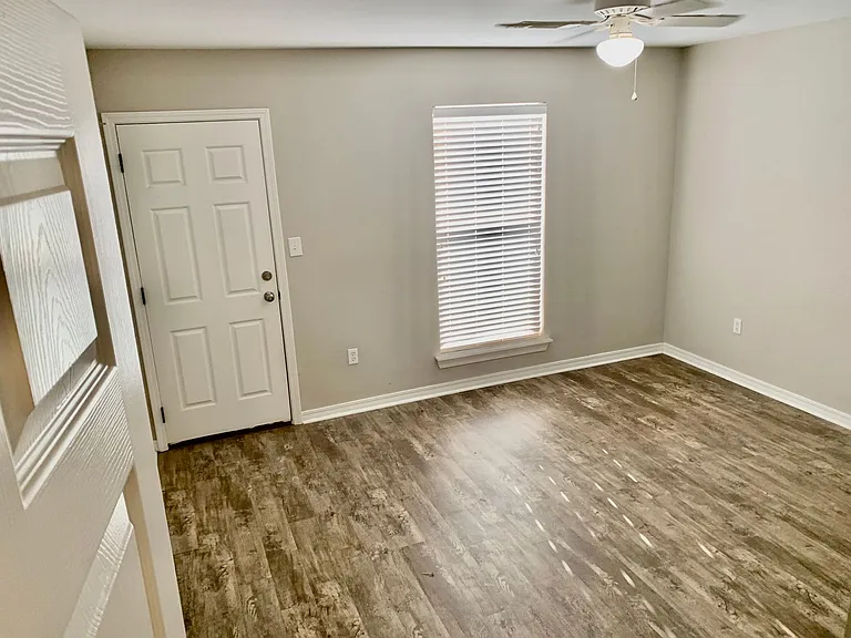 22301 Estel Rd #B — Photo 28