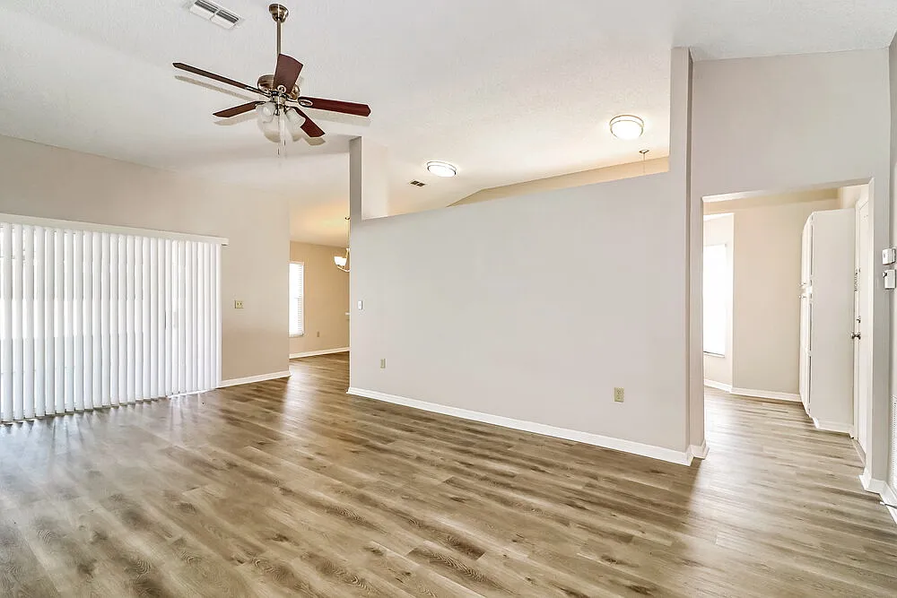 3 bed, 2.0 bath, 1560 sqft, $2,525 — Photo 3