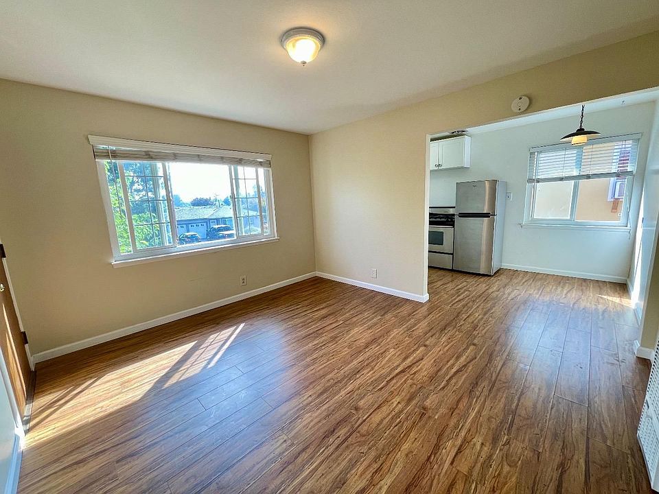 1st image of 321 Kuehnis Dr