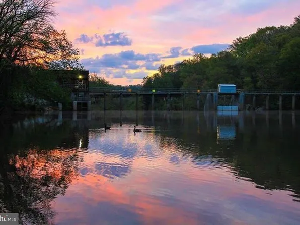 8640 Cobb Rd, Manassas, VA 20112