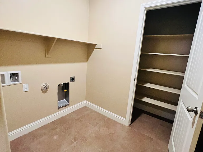 9223 Oak Garden Ln — Photo 15