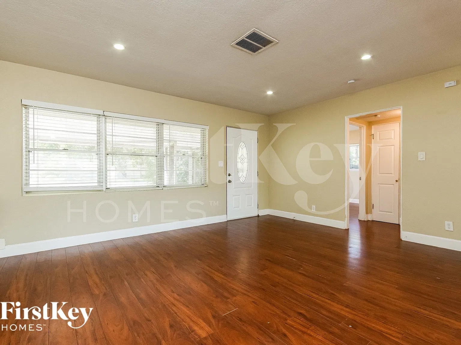 3 bed, 2.0 bath, 1553 sqft, $2,770 — Photo 3