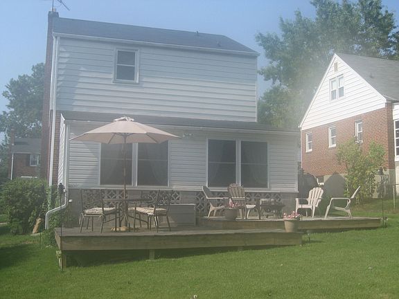 Rear yard w/ Deck